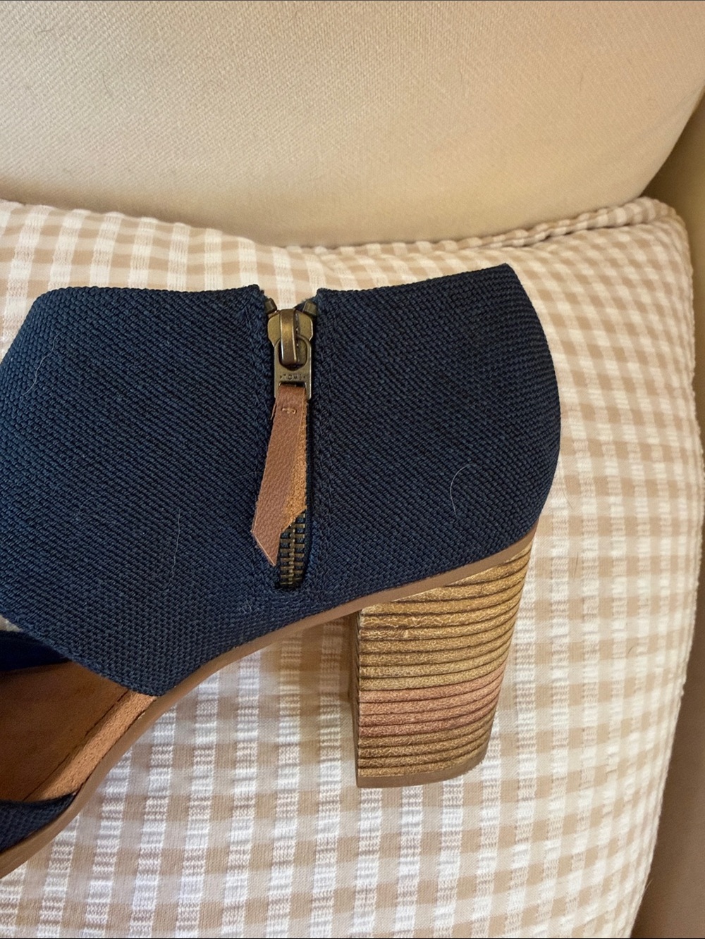 Toms Navy Blue Textured Block Heel Sandals - Picture 4 of 5